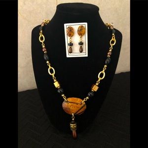 Necklace & Earrings Set. Size OS